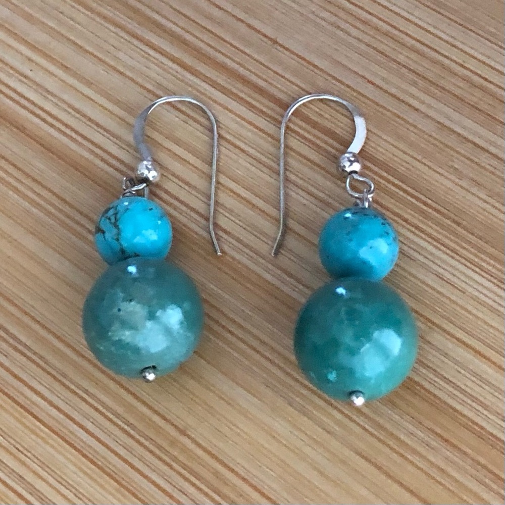 $62   2 Pairs Estate Designer Earrings  Sterling Silver  Marked 925 & DTR 925 - Picture 3 of 3